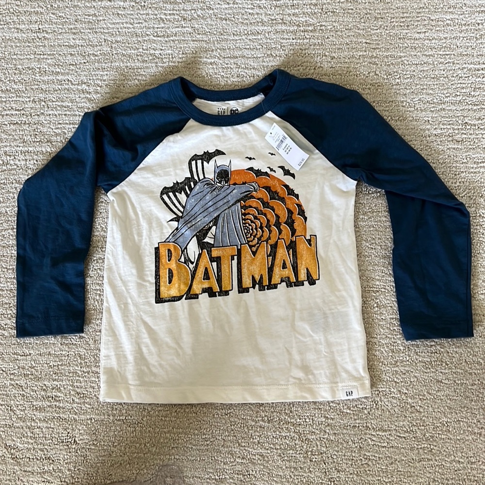 NWT Gap boys 5T Batman color block long sleeve shirt.